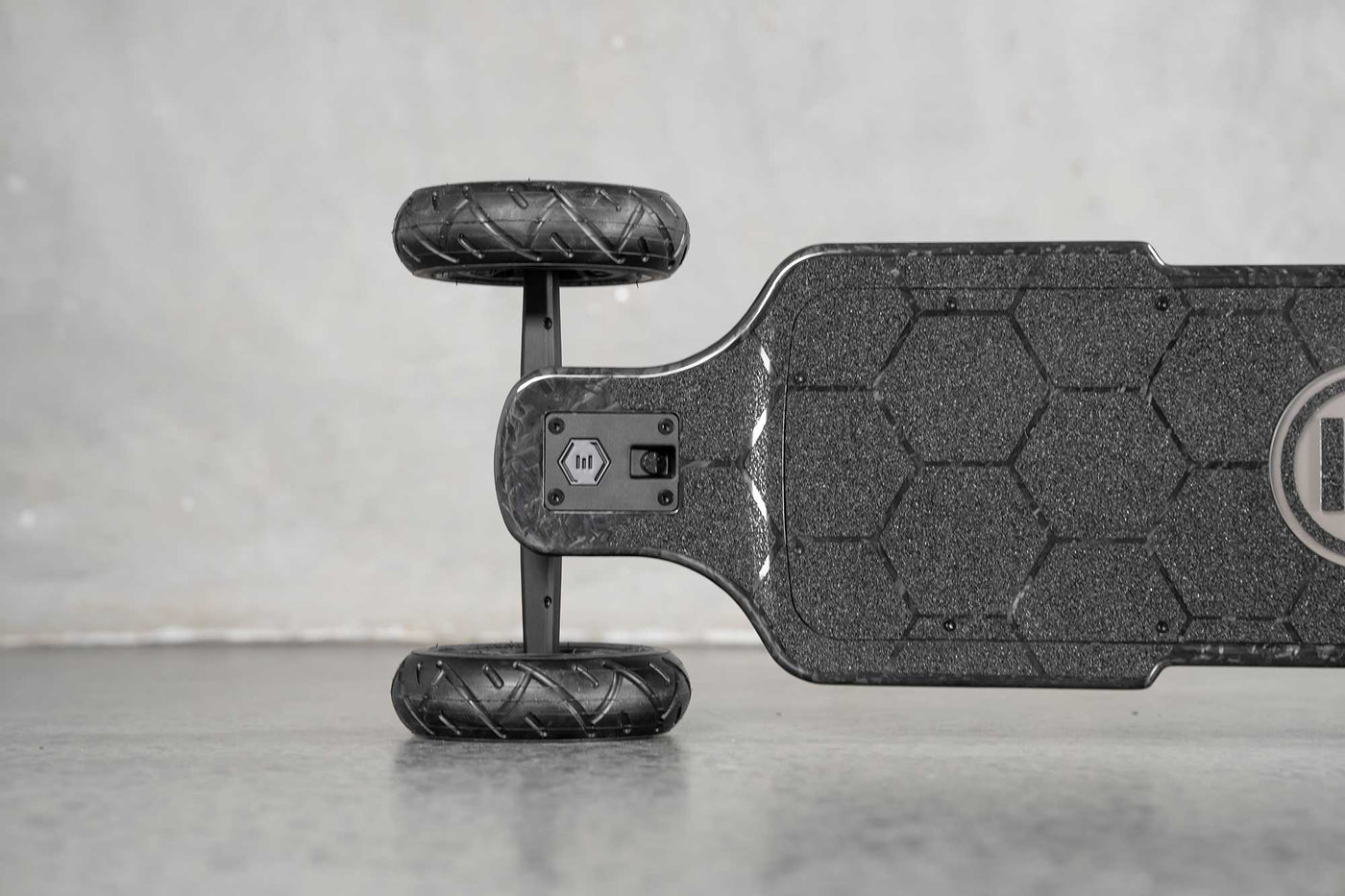 Evolve Diablo Carbon All Terrain Electric Skateboard - Wake2o